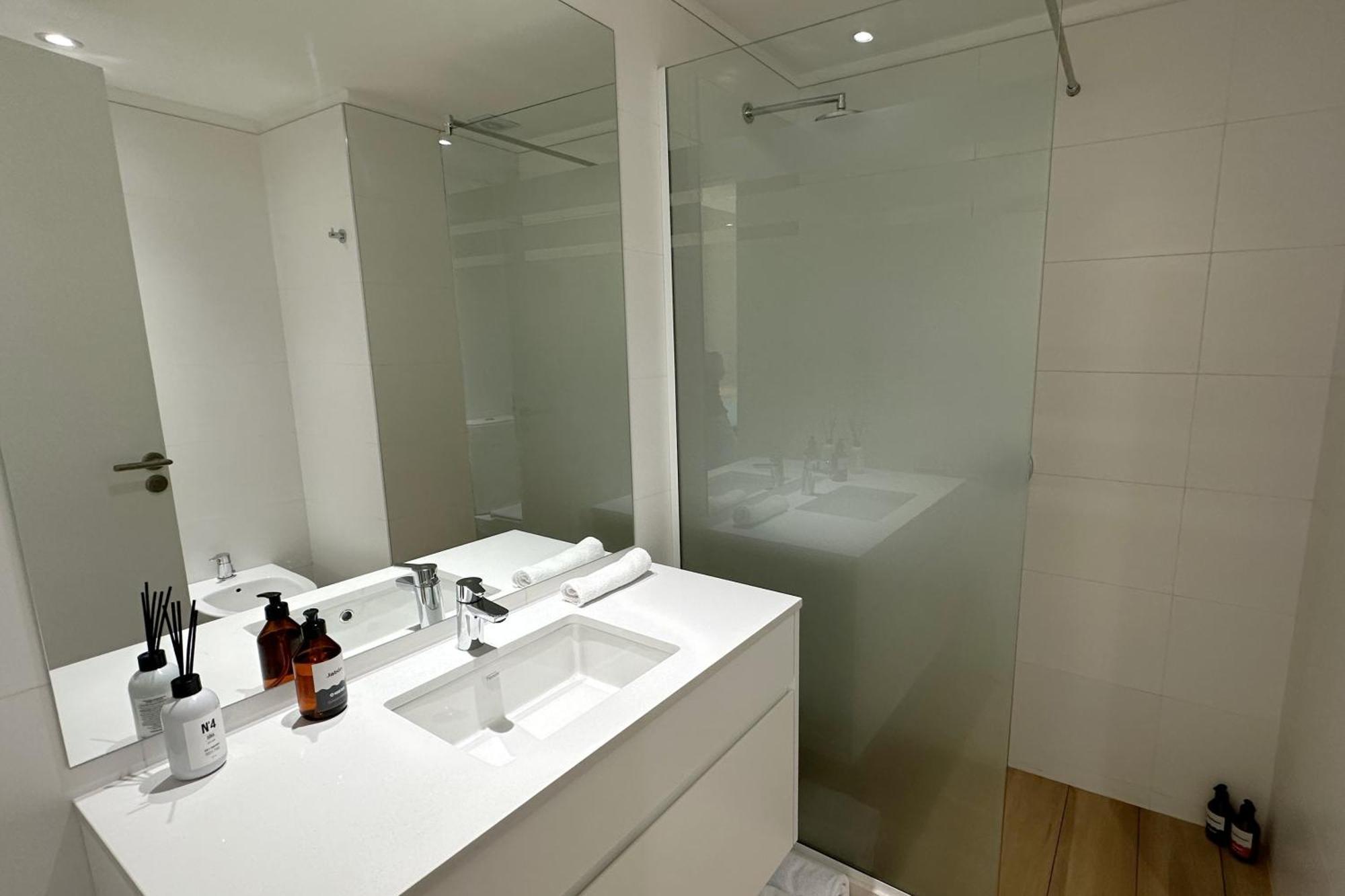 Apartamento Maires Ubano 1304 -depto Premium Zona Gueemes Con Cochera - Hola Sur